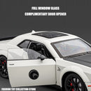 Carro Modelo 1:24 Dodge Challenger Hellcat – Diecast com Som, Luz e Pull-Back