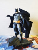Batman Mafex 126 – Figura Articulada 16cm | DC Justice League Hush | Coleção The Dark Knight