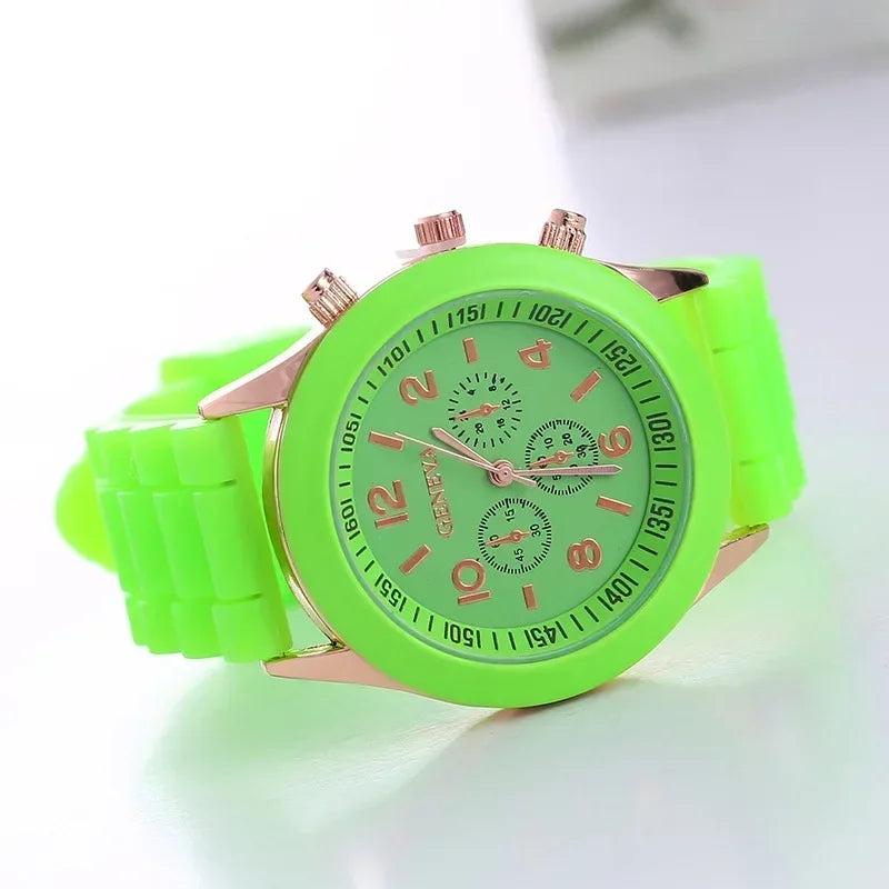 Relógio Feminino de Luxo 2025 – Moda Elegante, Pulseira de Silicone, Quartz Preciso, Estilo Moderno e Confortável