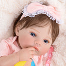 Boneca Reborn Realista 48cm – Olhos Azuis, Corpo de Silicone que Pode Ir ao Banho | Envio Rápido do Brasil