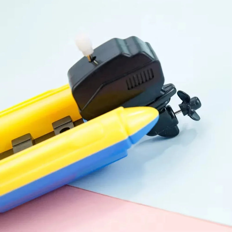 Barco de Brinquedo Mecânico – Speed Boat Clássico com Mola para Banho e Piscina