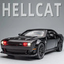Dodge Challenger Hellcat 1:32 – Carro de Brinquedo Diecast com Som e Luz, Modelo Pull Back