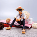 Action Figure One Piece – Luffy Sentado, 12cm, Estatueta Colecionável em PVC, Presente de Aniversário