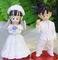 Miniatura Son Goku & Chichi Casamento | Action Figure Decorativa | Bolo & Presente