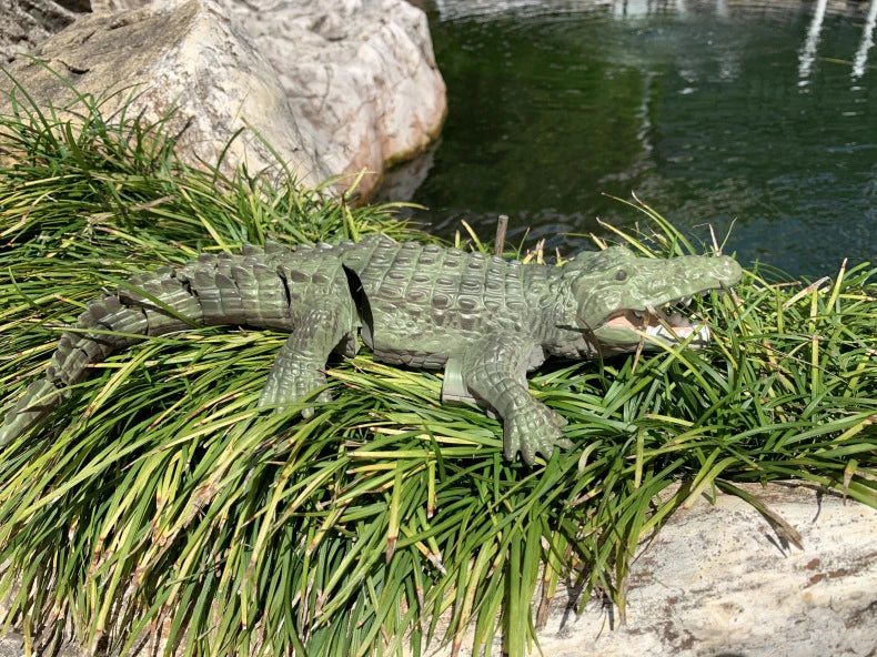 Barco RC Crocodilo – Controle Remoto 2.4G, Simulação Elétrica, Brinquedo Outdoor para Meninos, Presente de Natal