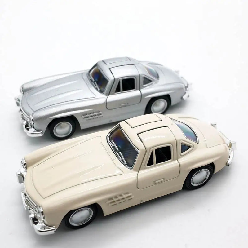 Miniatura de Carro Esportivo 1:32 – Modelo Diecast de Liga Metálica
