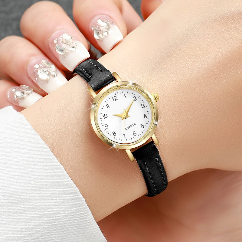 Relógio Feminino Elegante – Mostrador Romano Pequeno, Pulseira de Couro, Estilo Clássico e Sofisticado